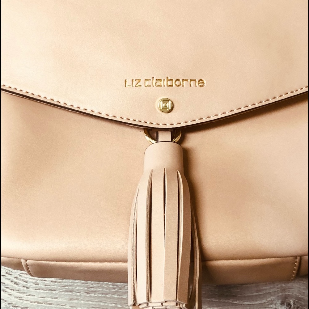 *NWT*LIZ CLAIBORNE CROSSBODY BAG - Picture 2 of 8